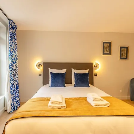 Lescale 1 - Modern Getaway In The Heart Of