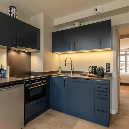 Lescale 1 - Modern Getaway In The Heart Of
