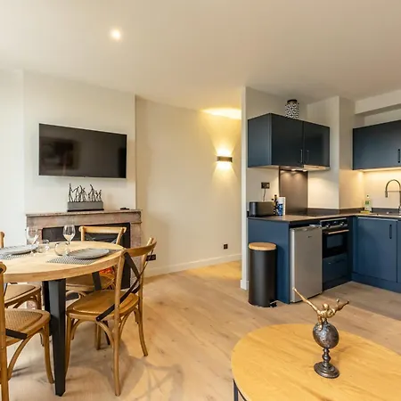 Apartament Lescale 1 - Modern Getaway In The Heart Of