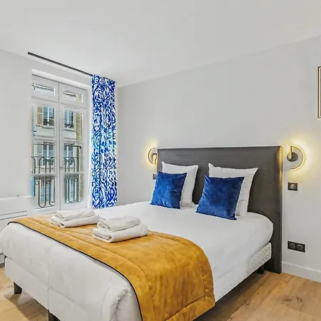 Lescale 1 - Modern Getaway In The Heart Of Apartament *
