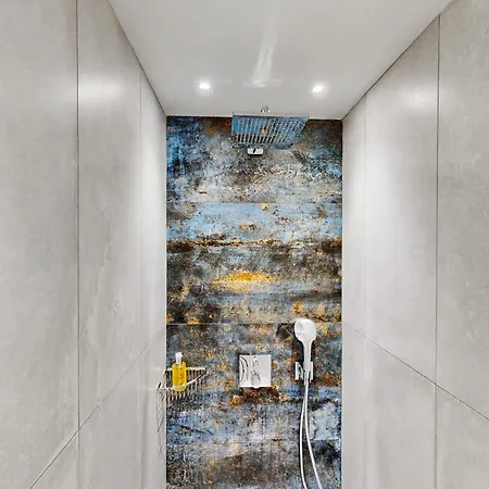 Apartament Lescale 1 - Modern Getaway In The Heart Of *